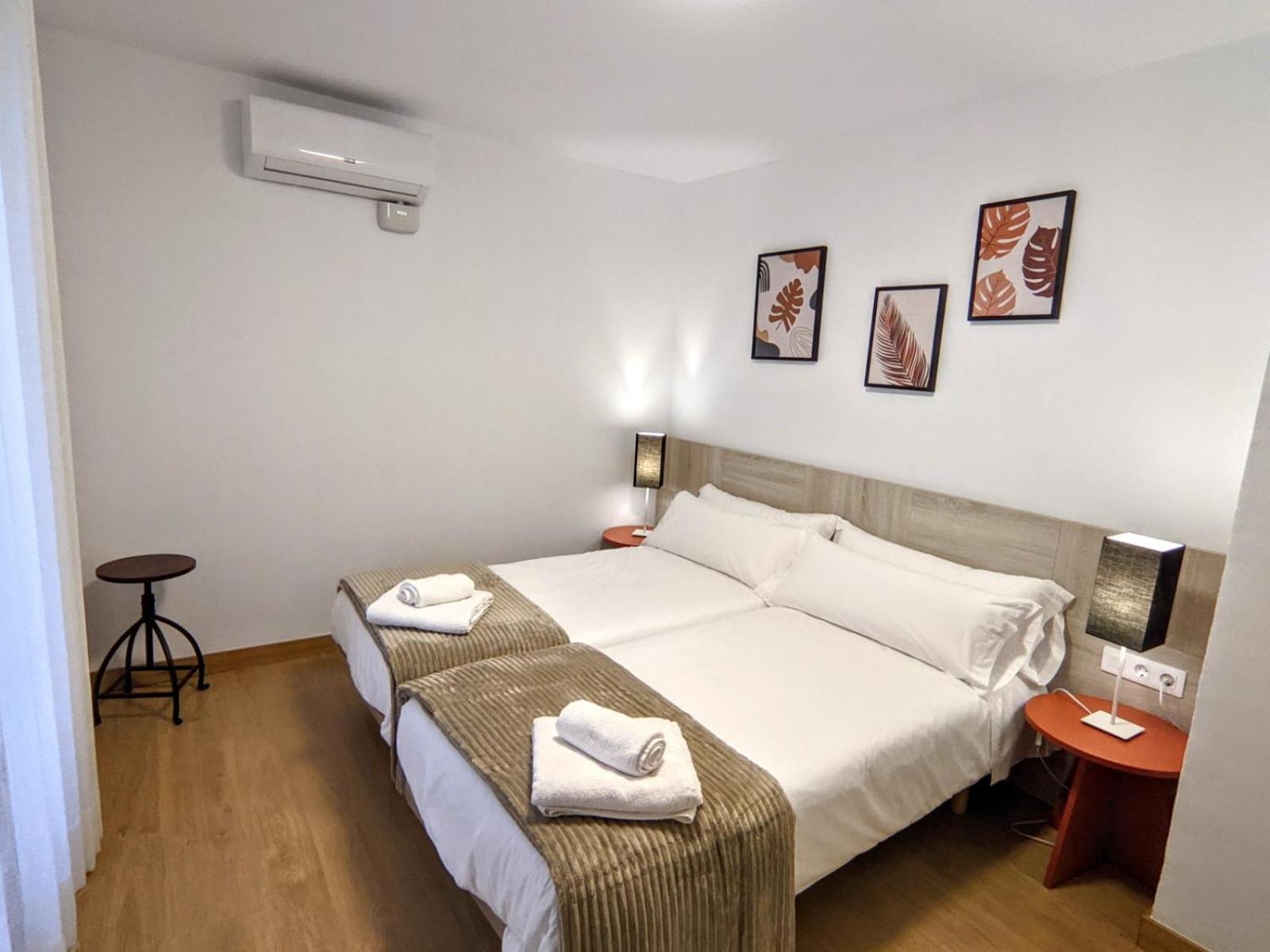 Apartamentos Plaza Del Torico Teruel Exterior foto