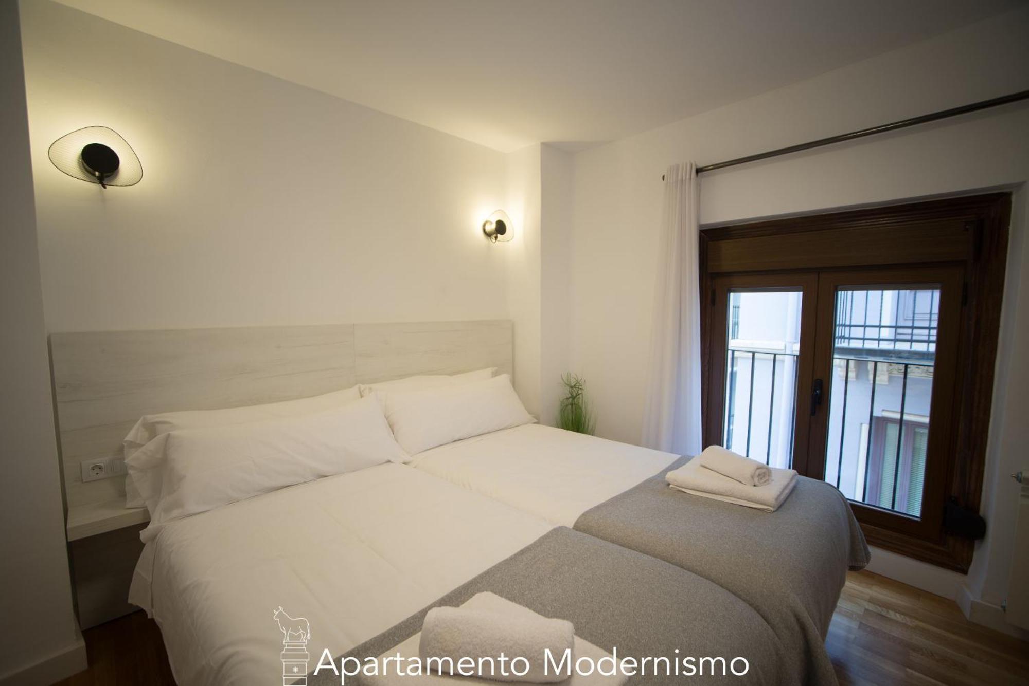 Apartamentos Plaza Del Torico Teruel Exterior foto