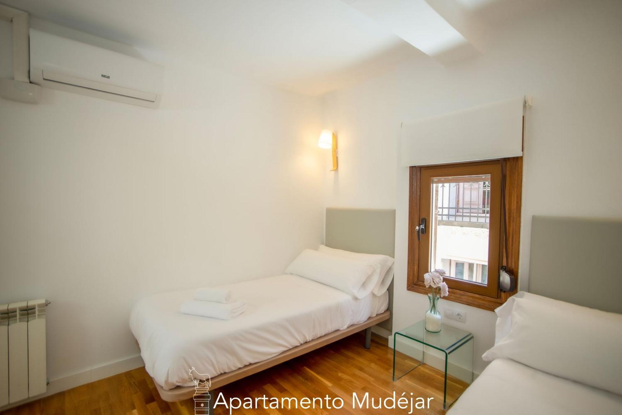 Apartamentos Plaza Del Torico Teruel Cameră foto