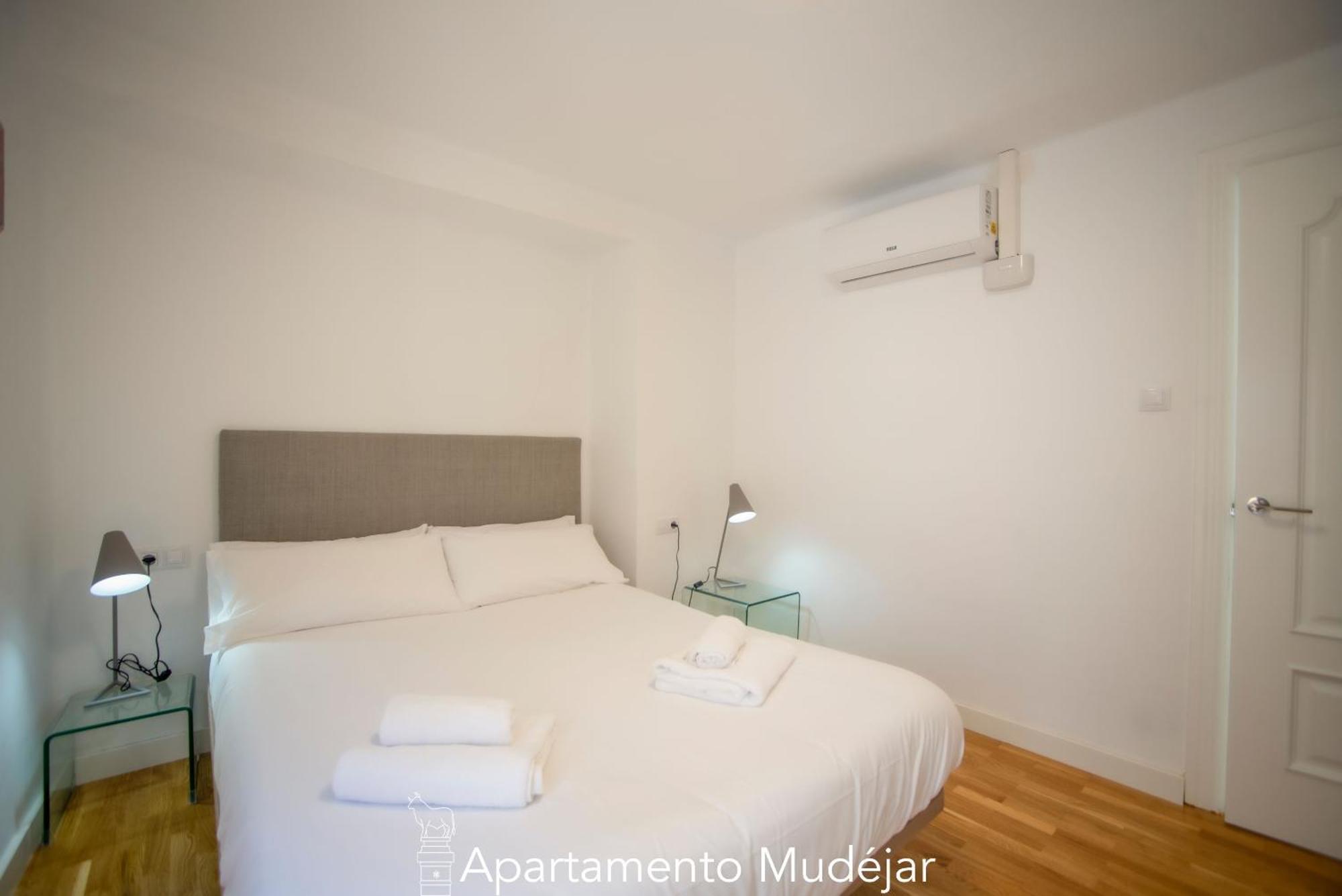 Apartamentos Plaza Del Torico Teruel Cameră foto